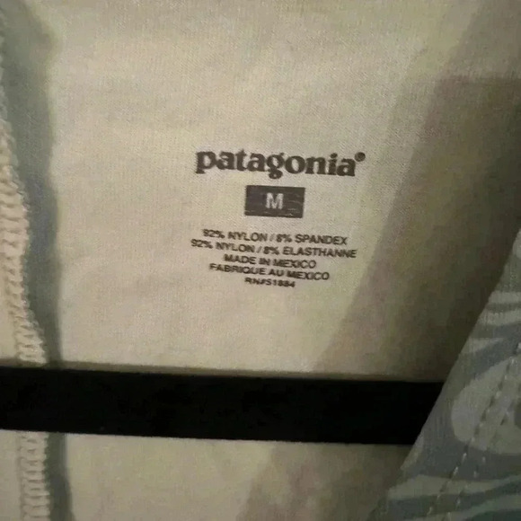 Patagonia women’s stretch sleeveless top with twist front sage green size medium - Picture 3 of 5